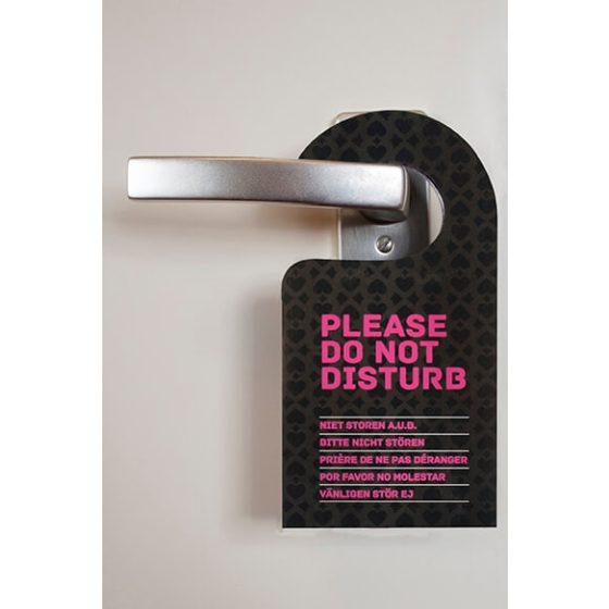 Zestaw seks-kostek z zawieszką na drzwi (czarno-różowy)